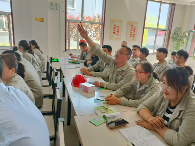 鑫爾特公司組織開展安全環(huán)保知識(shí)講座2.png