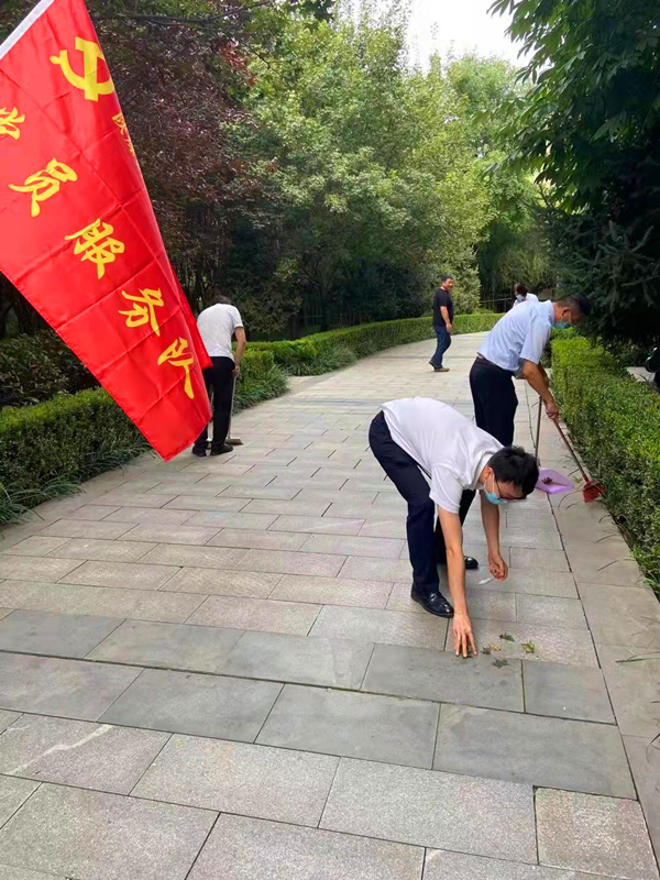 新型能源中泰公司用溫暖行動點亮“志愿紅”