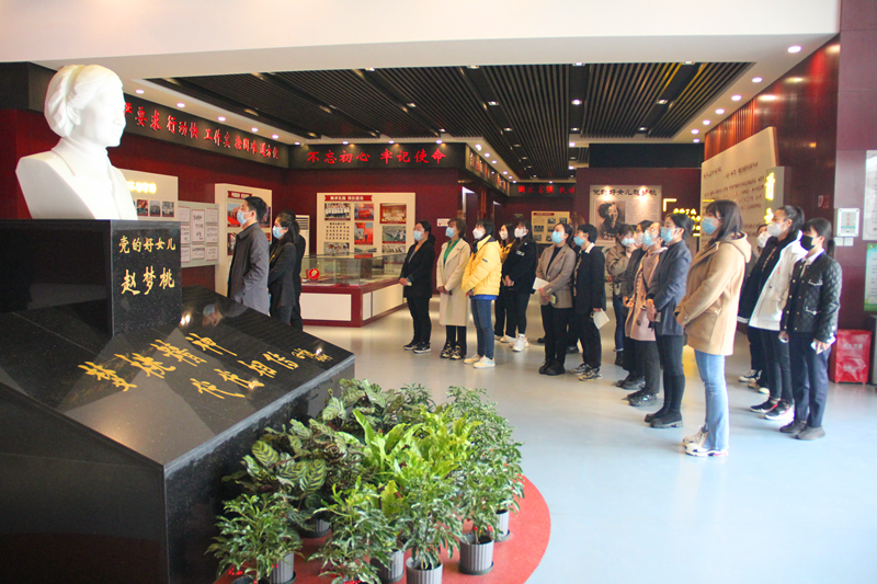 新型能源公司工會開展“弘揚趙夢桃精神 爭當巾幗楷?！弊剷?3.png