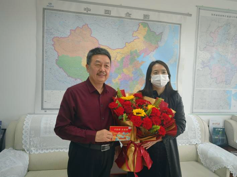 西安市航天基地管委會(huì)走訪慰問(wèn)西安市領(lǐng)軍人才、新型能源公司黨委書(shū)記、董事長(zhǎng)方剛-配圖.png
