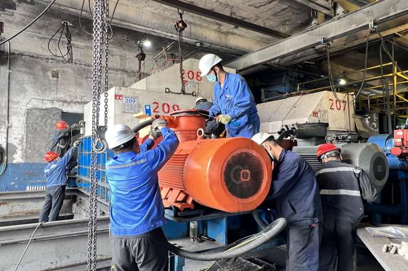 選煤公司涌鑫選煤廠爭分奪秒更換破碎機(jī)，跑出洗選“加速度”-1.png