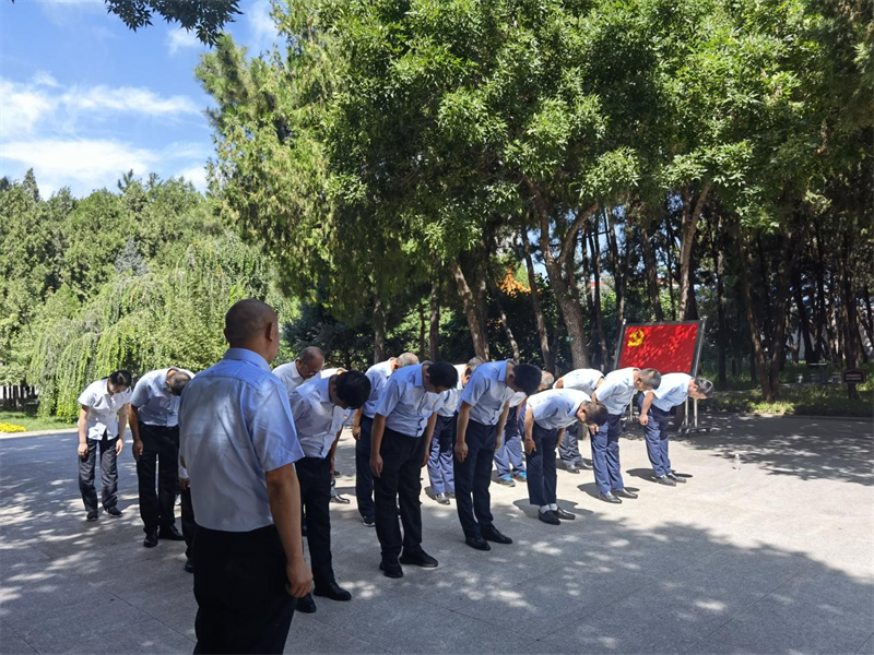 選煤公司陜北黨小組開展“黨在我心中，永遠跟黨走”主題黨日活動-2.png
