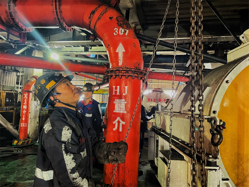 選煤公司：“冬病秋治”，確保設(shè)備“穩(wěn)過冬”-3.png