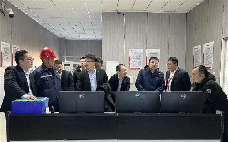 陜西煤業(yè)駐榆生產(chǎn)部到神木分公司曹家灘運(yùn)營(yíng)中心開展安全環(huán)保專項(xiàng)檢查1.png
