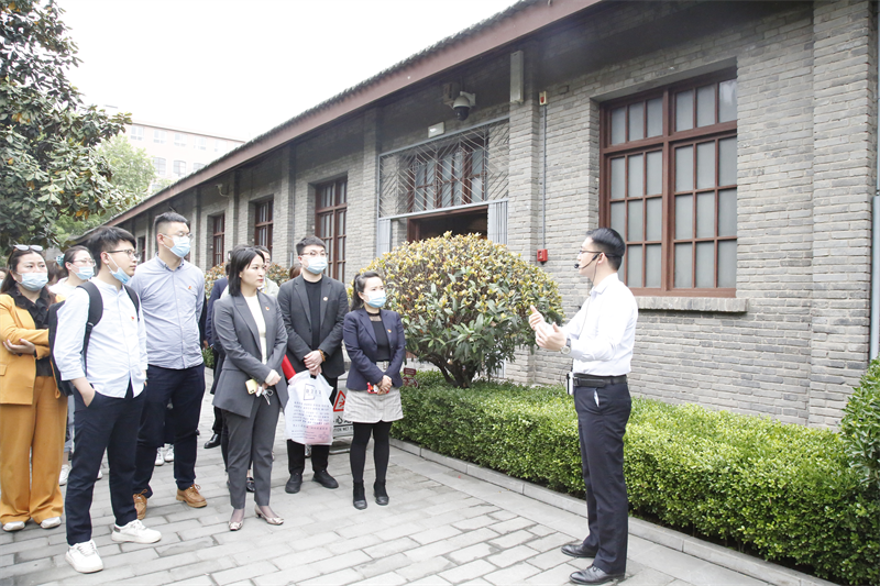“追尋紅色足跡 傳承紅色基因”——公司組織青年職工赴西安事變紀(jì)念館開展黨史學(xué)習(xí)教育實(shí)踐活動1.png