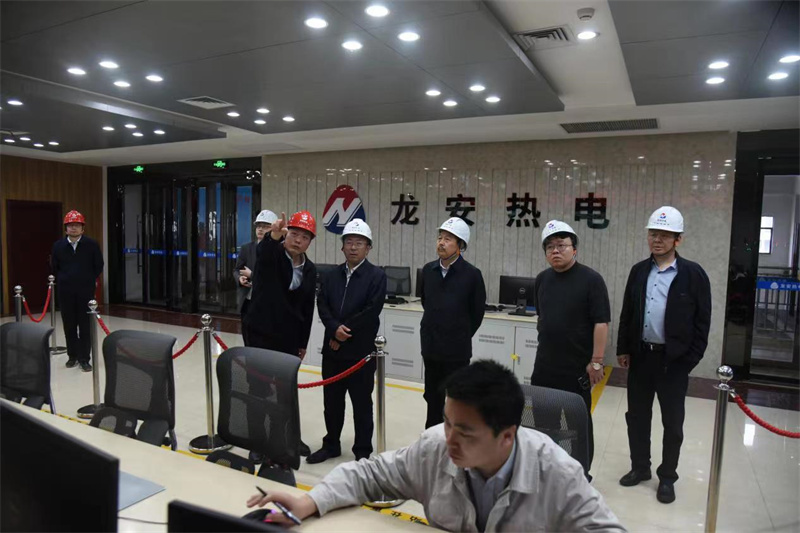 陜煤集團(tuán)董事會(huì)秘書(shū)、企業(yè)管理部總經(jīng)理杜平到新型能源參股企業(yè)龍安熱電考察調(diào)研1.jpg