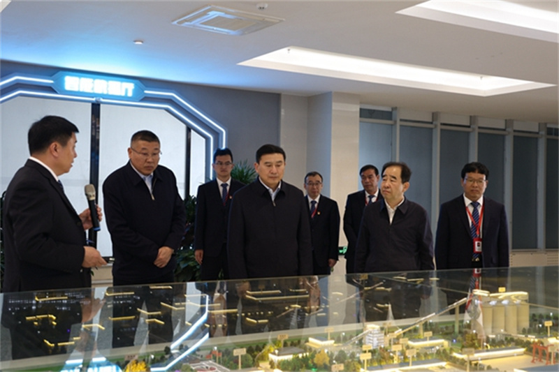 張文琪五一假期輕車(chē)簡(jiǎn)從深入陜北企業(yè)檢查安全生產(chǎn)并慰問(wèn)在崗干部職工3.jpg