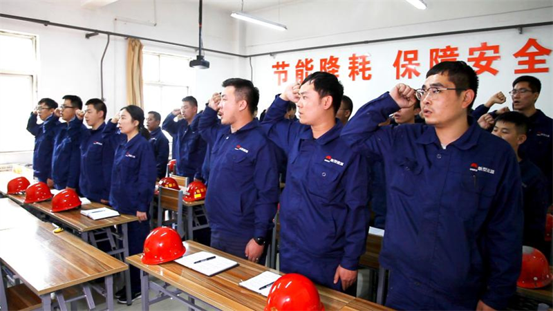 戰(zhàn)高溫，斗酷暑.png